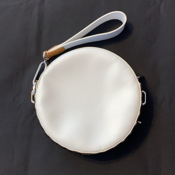 Sportmax White Canteen Style Purse wristlet - Picture 2 of 14